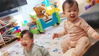 [HATAE TV] [Eng sub] 아기 그네타기 뽀로로 스프링카 타기 바닥을 쓸고다니는 아기 쌍둥이   korean baby twin girls k baby