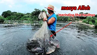 Masya Alloh banyak banget hasilnya..!! sampai gak kuat angkat || net fishing tradisional