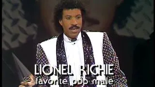 Lionel Richie Wins Pop Male Award-AMA 1985