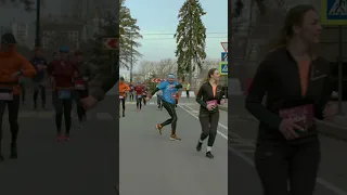 первый марафон 2023 - Зарубо Александр 1968 - забег Арена-полумарафон - 16 апреля - жги!