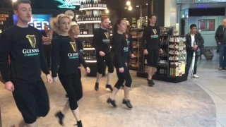 IRISH DANCERS FLASHMOB at The Loop Dublin Airport