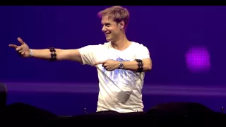 Dash Berlin ft. Roxanne Emery - Shelter (Armin Van Buuren live)