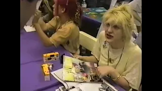 Courtney Love & L7 @ Tower Records, Sunset (1993)