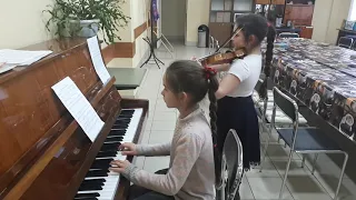 Я смотрю на небес высоту Скрипка - Дац Анна(8 лет), фортепиано- Тарчанская Ирина( 8 лет)