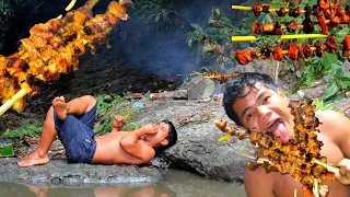 Survival in jungle || Cooking delicious pork meat in forest