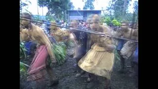 Племенная война в Папуа-Новой Гвинее/Tribal fighting in Papua new guinea