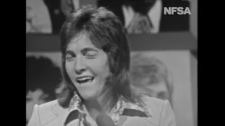 Jeff Phillips performs 'Wrong or Right' on the last episode of Happening 72,11 November 1972.