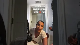 DOES LISA RAYE OWN A 🌹 🤔 #fyp #lisaraye #chicago #rose #toy