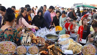 Cambodian street food for factory workers, street food breakfast only for $0.60