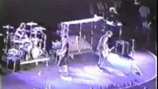 05 - blink-182 - What's My Age Again live KROQ Weenie Roast 2001