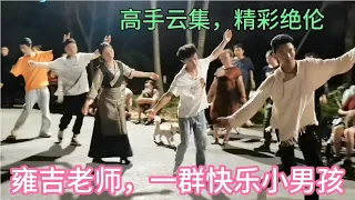 成都高升桥锦外锅庄舞《拉萨夜雨》雍吉老师，弹簧小男孩精彩壮观