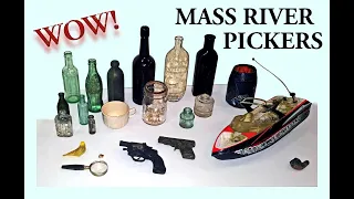 BOTTLE HUNT: BOTTLES, TOYS, MORE! Kayaking / Mudlarking Adventure w MASS RIVER PICKERS