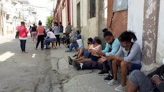 Como se vive en LA HABANA CUBA.Problemas actuales de Cuba.LO MALO DE VIVIR en Cuba.Ayuda en la Calle