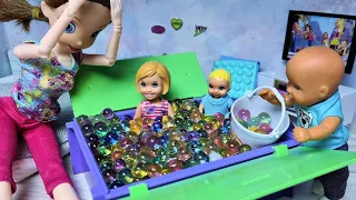 SOMETHING WENT WRONG (Orbiz pool closet Katya and Max funny family dolls in real life Darinelka