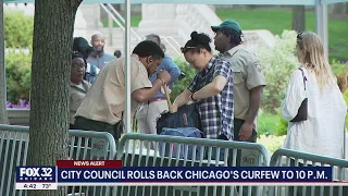 Chicago City Council rolls back city's curfew to 10 p.m.