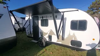 THE ALL NEW TRAVEL LITE ROVE LITE 16RB ONLY 2000 POUNDS FULL BATH GREAT FLOORPLAN LIGHTWEIGHT CAMPER