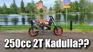 KTM EXC 250 || MINKÄLAINEN PYÖRÄ TÄÄ ON KADULLA?