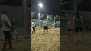 voleibol em são Luís  é tudo de bom.  como é bom conhecer pessoas novas e do bem. @TheNoite