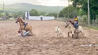 GILMAR CAI FEIO DO CAVALO NO BOLÃO DE VAQUEJADA | DANILO PIMENTA