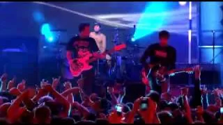 Blink 182 Performs What's My Age Again