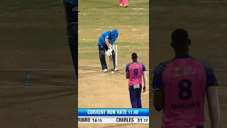 HILARIOUS reaction to Jason Holder bowling fail 😂