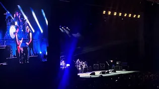 The Offspring | Noodles Guitar Doodle & Blitzkrieg Bop | Live @ PHOENIX, AZ | 4/26/24 | 98KUPD UFEST