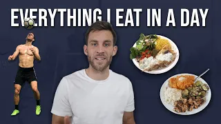 A Pro Footballer's Full Meal Plan | What Do They Eat Every Day?