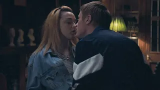 The Owners Best Kiss Scene — Mary and Nathan Maisie Williams and Ian Kenny 1080p