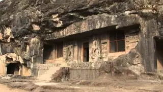 All About Ellora Caves (German)