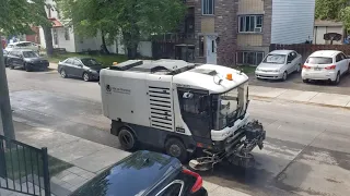 Montréal nettoyage des rues en été