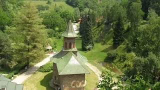 La mormântul cel izvorâtor de har de la Prislop, al Părintelui Arsenie Boca