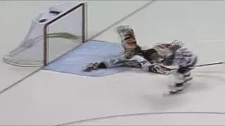 Brian Boucher save Patrick Elias 2000 ECF Game 3 (HD)