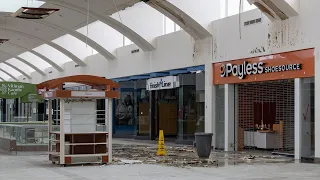 Exploring an Abandoned Mall during Snowstorm - Decaying with Power Still On