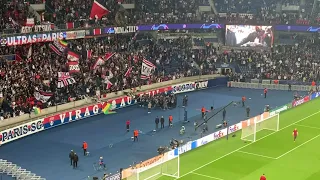 Ronaldinho at the Parc Des Princes (PSG Vs RB Leipzig)