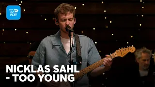 Toppen af poppen | Nicklas Sahl fortolker 'Too Young' | TV 2 PLAY