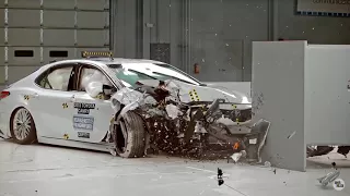 2018 Toyota Camry VS 2017 Mazda6 Crash Test NEWS CAR US