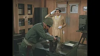 M*A*S*H - Potter meets Klinger