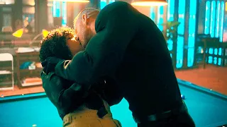The Umbrella Academy: Season 3 / Kiss Scene — Luther and Allison (Tom Hopper and Emmy Raver-Lampman)