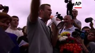 Opposition activist Navalny arrives in Moscow after being released