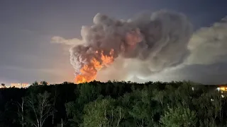 Жодного дня без пожеж на Росії 🔥 Сильна пожежа у підмосковному Одинцовому: лунають вибухи | НОВИНИ