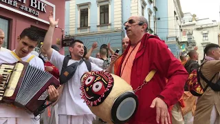 Niranjana Swami — Harinama in Chernovtsy, Ukraine — 15-Jul-2018