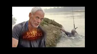 The Fish That Dragged Jeremy Wade Under - River Monsters