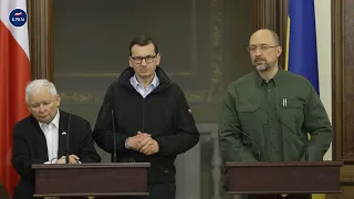 Mateusz Morawiecki, Jarosław Kaczyński, Denys Szmyhala podczas konferencji prasowej w Kijowie