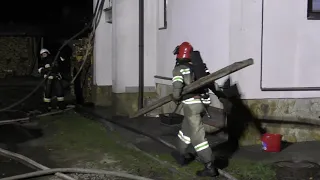 Львівська область: вогнеборці ліквідували пожежу в двоповерховій господарській будівлі