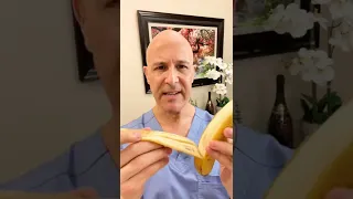 The Perfect Banana Peel for Wrinkle-Free Glowing Skin!  Dr. Mandell