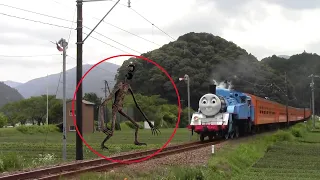Сиреноголовый напал на поезд Thomas! Lilac Head Attacked Thomas Train!