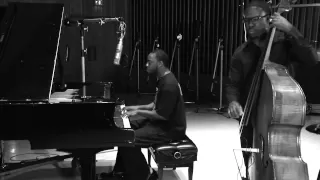 Robert Glasper - Golden Lady (1 Mic 1 Take)