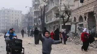 Desperate rush to evacuate civilians from Aleppo amid chaos