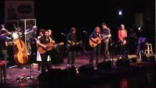 Indigo Girls and Nathaniel Rateliff - "Don't Think Twice, It's Alright" (eTown webisode 3)