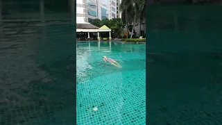 Swimming in Conrad Bangkok 🇹🇭